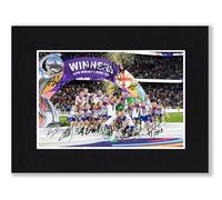 England Lionesses Euro 2025 Winning Team Multi Signed 8x6 Inch Mounted Photo Print With Pre Printed Signatures That Would Make A Great Autograph Gift For Any Fan And Is Ready To Be Framed.