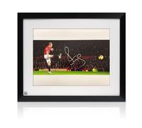 Exclusive Memorabilia Paul Scholes Signed Manchester United Football Photo: Strike. Framed