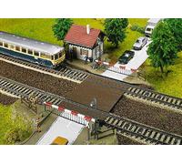 Faller 120174 Level Crossing with Gatekeepers House and Motor Kit II