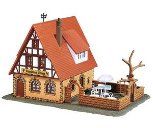 Faller 130314 H0 'The Crown' inn