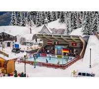 FALLER 134005 HO Scale Artificial Ice Rink With Figures
