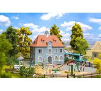 FALLER 190087 Scale Ho Aktion Set: School With Figure, Accessories & Park Games