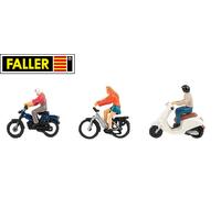 Faller 151801 On the Road (3) Figure Set