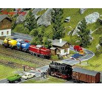Faller Level Crossing with Gatekeepers Lodge Building Kit II Z Gauge 282730