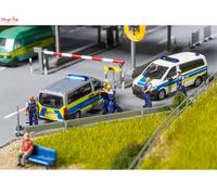 Faller 151716 Policemen (4)& Arrested Suspect (1) Figure Set