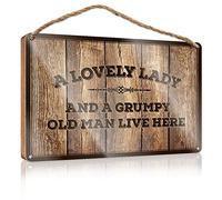 Family Funny Wall Sign A Lovely Lady and A Grumpy Old Man Live Here Wooden Sign New Home Gifts for Home Funny Bathroom Decor (Size : 15X28CM)