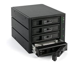 FANTEC BP-T3141 SAS I, II + SATA I, II,III Backplane for 4x 3.5"/2.5" HDD/SSD in a 3x 5.25" bay. With an 80mm fan at the back. Aluminium case and front in black.