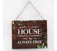 Farmhouse Wood Sign Plaque Grandma And Grandpa's House Where Hugs Are Always Free Table Decor for Pantry Inspirational Word Sayings Wood Signs Antique Wall Decor Sign for Dinning Room 10x12 Inch