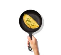 Field Company No.5 Cast Iron Chef Skillet - 7.5-Inch Curved Wall Egg Pan, Pre-Seasoned for 1-2 Servings, Lighter & Smooth, Made in USA