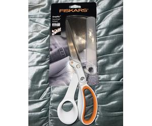Fiskars 24cm Amplify RazorEdge Softgrip Thick Fabric Professional Scissors 9162S