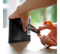 Fiskars Clip Sharp Scissor Sharpener