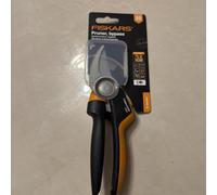Fiskars P921 X-Series™ Bypass Pruner 3x More Cutting Power