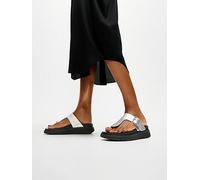 FitFlop Gen-Ff Buckle Tumbled-Leather Toe-Post Sandals, Grey, Size 5, Women Grey