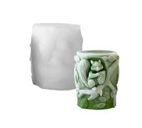 Flexible silicone accessories to create a squirrel holder decoration with resin and plaster for everyday home decoration