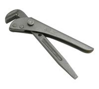 Footprint Original Adjustable Pipe Wrench - 9 Inch/225mm Heavy Duty Strong and Rigid Drop Forged High Carbon Steel Pipe Grips/Spanner. Essential Plumbing Tools. for Plumbers and Heating Engineers.