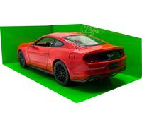 Ford Mustang GT 5.0 2015 in red, 1:24 scale diecast model from Welly, 24062R