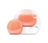 FOREO LUNA™4 Go sonic skin cleansing brush for travelling Peach Perfect 1 pc