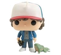 Funko - Stranger Things-Dustin with Dart Exclusive Figurine, Multicoloured, 24363