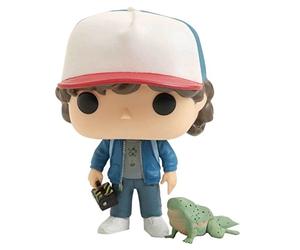 Funko - Stranger Things-Dustin with Dart Exclusive Figurine, Multicoloured, 24363