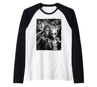 Funny Bigfoot Selfie Rock On UFO Sasquatch Raglan Baseball Tee
