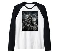 Funny Bigfoot Selfie Rock On UFO Sasquatch Raglan Baseball Tee