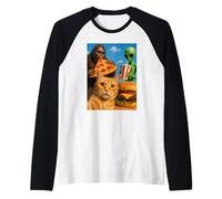 Funny Cat Selfie with Bigfoot, Alien Eating Pizza & Burgers Raglan Baseball Tee