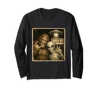 Funny Cute Bigfoot Alien Selfie UFO UAP Conspiracy Lovers Long Sleeve T-Shirt