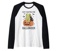 Funny Frog Sitting on Pumpkin Just Waiting for Halloween Raglan Baseball Tee
