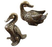 FUOYLOO Solid Brass Chinese Duck Figurines Vintage Lovebirds Sculpture for Tea Table and Living Decor Lightweight Portable Antique-style Ornaments for Collectors and Tea Enthusiasts