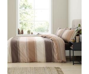 Fusion Betley Quilt Set Super King 260 x 220cm - Natural Polycotton Easy Care Bedding with Classic Betley Design, Includes 2 Pillowcases