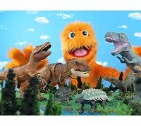Fuzzy has a dream about dinosaurs! He learns to be brave!