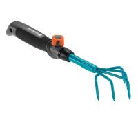 Gardena 8923-20 Small Spider Weeder 5T Breaking Up The Ground