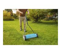 Gardena Classic Cylinder Mower 400: Manual mower with a 40-cm working width for lawn areas up to 200 m², blade cylinder of quality steel