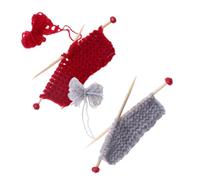 Gatuida 2Pcs Miniature Knitted Sweater Models for Dollhouse Decoration, Red and Grey Mini Yarn Knit Sweater Ornaments, Doll Home Supplies for Mini House Adornment