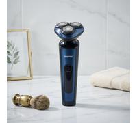 GEEPAS Rechargeable Rotary Shaver Wet & Dry Waterproof LED Display Beard Trimmer