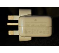 Genuine Original 10W Apple Mains Adaptor with UK Plug for iPad / Mini / Air