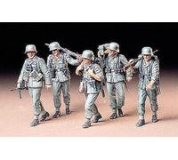 German Machine Gun Crew on Maneuver 1:35 Figure Plastic Model Kit Tamiya