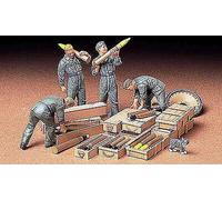 German Team Ammunition Loader 1:35 Figure Plastic Model Kit TAMIYA