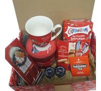 Gift Hamper - Includes Hot Chocolate, Shortbread, Chocolates, Festive Mug, Greeting Card & More - Ideal for Seasonal Gifting
