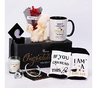 GiftAmaz 2022 Graduation Geschenke Set für sie, Congrats Grad Geschenkkorb Set enthalten Kaffeetasse, Handtuch, Kerze und Blume für Senior College Abschluss Frauen Mädchen Glückwunsch Geschenk