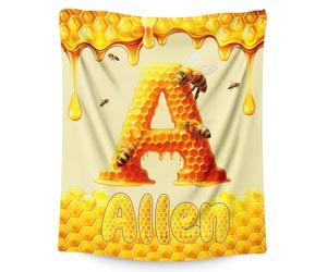 GiftRomance Personalised Initial Blanket with Name - Custom Bee Fleece Throw for Kids, Soft Cosy Bed Blanket, Birthday Gift