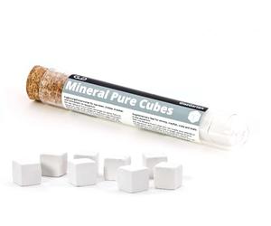 GlasGarten Pure Cubes | 8pcs - 100% natural minerals that are gradually released into the water, supporting successful molting and repairing snail shells.