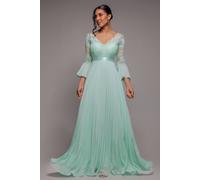 Goddiva Scalloped Lace Bodice Pleated Chiffon A Line Maxi Dress In Mint Mint 16