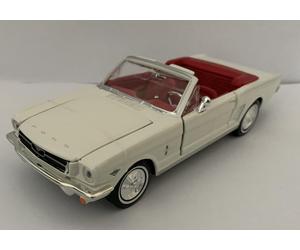 Goldfinger, 007’s Ford Mustang ½ 1964, 1:24 scale model, Motormax, James Bond