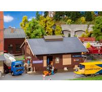 Goods shed Dimensions: 205 x 162 x 102 mm