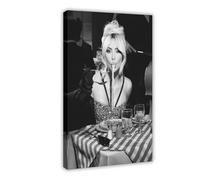 GQVCJSW Italian Woman Eating Spaghetti Poster Canvas Poster Bedroom Decor Landscape Office Room Decor Gift 20x30inch(50x75cm)