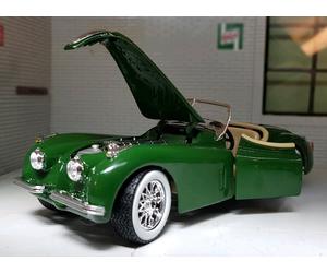 Green Jaguar XK120 XK140 Convertible 1:24 Scale Burago V Detailed Model Car