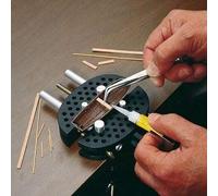 GRIPPER VICE FOR THE MODEL MAKER AND BUILDING MODEL SHIPS