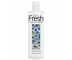 GROOM PROFESSIONAL FRESH Blueberry Bloom Dog Shampoo - Natural Formula to Moisturise & Nourish Dry Coats - Deep Cleansing for Smelly Dogs - Contains Soothing Essential Oils, Paraben & SLS-Free, 350ml