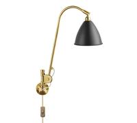Klassisch: Die BL 6 Wandleuchte von GUBI Die Wand-Leseleuchte Bestlite BL 6 von Gubi ist dreh- und schwenkbar. Dreh- und Angelpunkt ist ein Drehelement am Gestell und ein Kugelgelenk am Leuchtenkopf, der somit in alle Positionen gebracht werden kann. Die Wandhalterung und Schirm ist in verschiedenen Farben lieferbar. Das Gestell ist entweder in Chrom oder in Messing erhältlich. Designed wurde die Leuchte von Robert Dudley Best. Gubi - visionäre Designentwürfe aus Kopenhagen Gegründet im Jahr 1967 ist das Familienunternehmen Gubi für gewagte sowie elegante Kollektionen von Möbeln, Leuchten und Einrichtungsgegenständen auf der ganzen Welt bekannt. In Zusammenarbeit mit etablierten Designern werden nicht nur traditionelle Entwürfe aus der Vergangenheit aufgegriffen, sondern auch die Klassiker von morgen entworfen. Technische Details Kabellänge: 200cm Empfohlenes Leuchtmittel: E14, 4W-6W LED, nicht inklusive Netzspannung: 230 V / 50 Hz Leuchtkraft: 470 Lumen Wichtiger Hinweis: Diese Leuchte wird mit einem EUROSTECKER (Steckertyp C) geliefert.